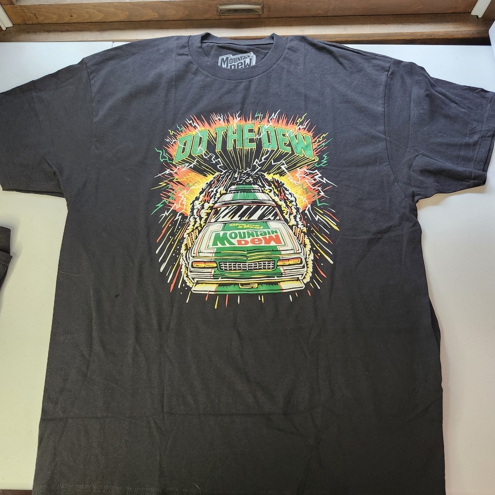 Mountain Dew Do The Dew Racing Car Graphic T-Shirt Mens XL Black Cotton Tee